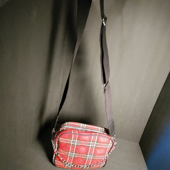 A RED PLAID PURSE⭐ - Picture 5 of 10